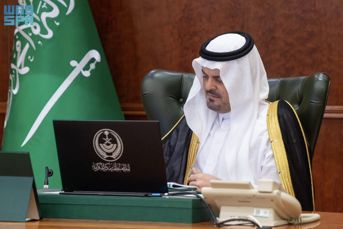 نائب أمير منطقة مكة المكرمة يرأس اجتماع اللجنة الدائمة للحج والعمرة