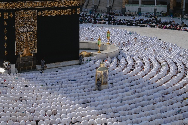 women-praying